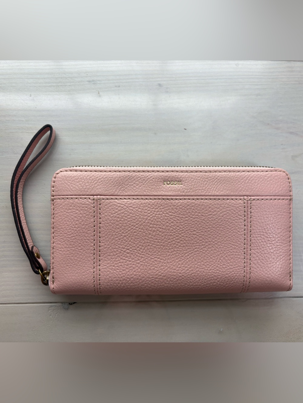 Fossil Pink Pebbled Leather Zip Wristlet Wallet